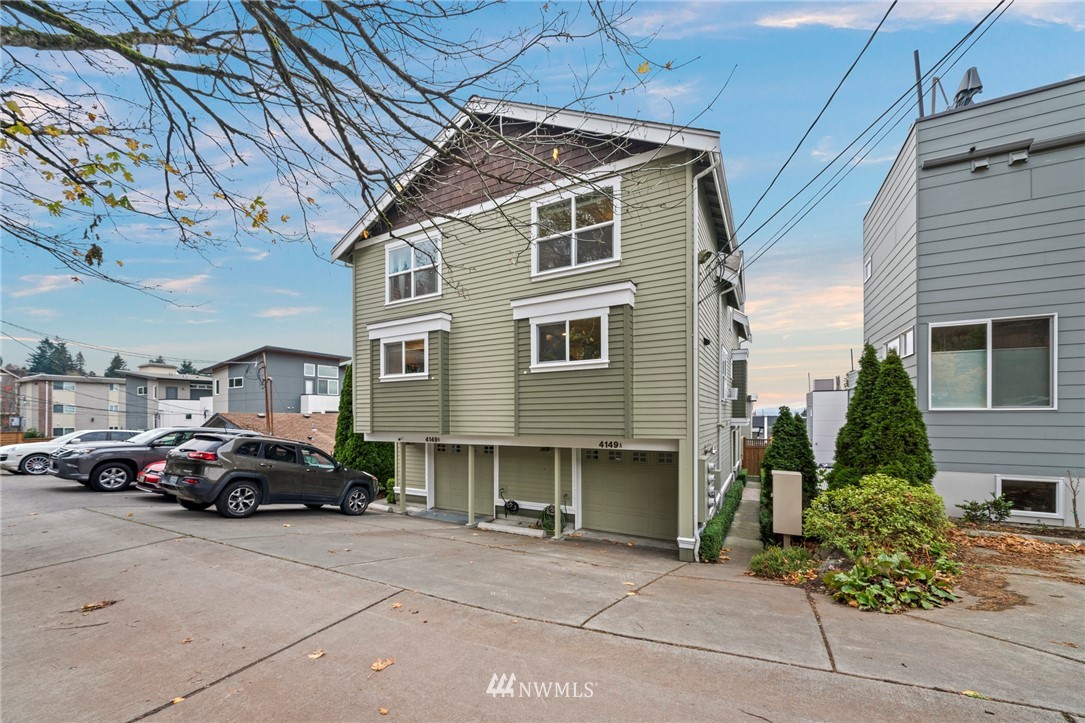 4149 Southwest Frontenac Street, Unit A Seattle, WA 98136 - Photo 2 of 26