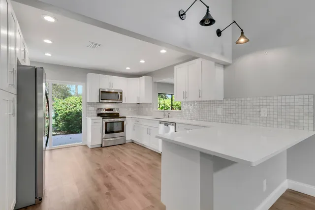 $700,000 | 13886 Whispering Lakes Lane, Palm Beach Gardens, FL 33418