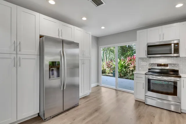 $700,000 | 13886 Whispering Lakes Lane, Palm Beach Gardens, FL 33418