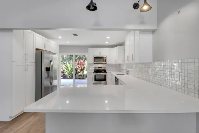 $700,000 | 13886 Whispering Lakes Lane, Palm Beach Gardens, FL 33418