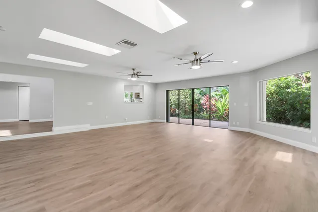 $700,000 | 13886 Whispering Lakes Lane, Palm Beach Gardens, FL 33418