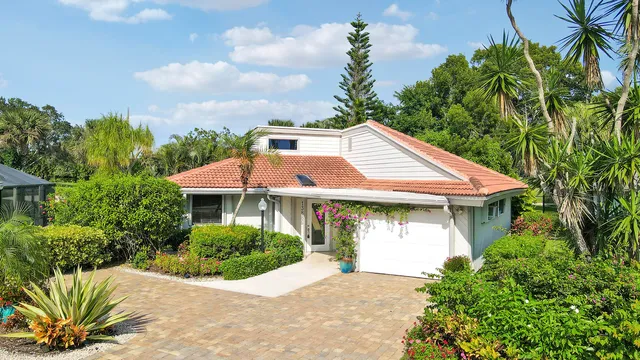 $700,000 | 13886 Whispering Lakes Lane, Palm Beach Gardens, FL 33418