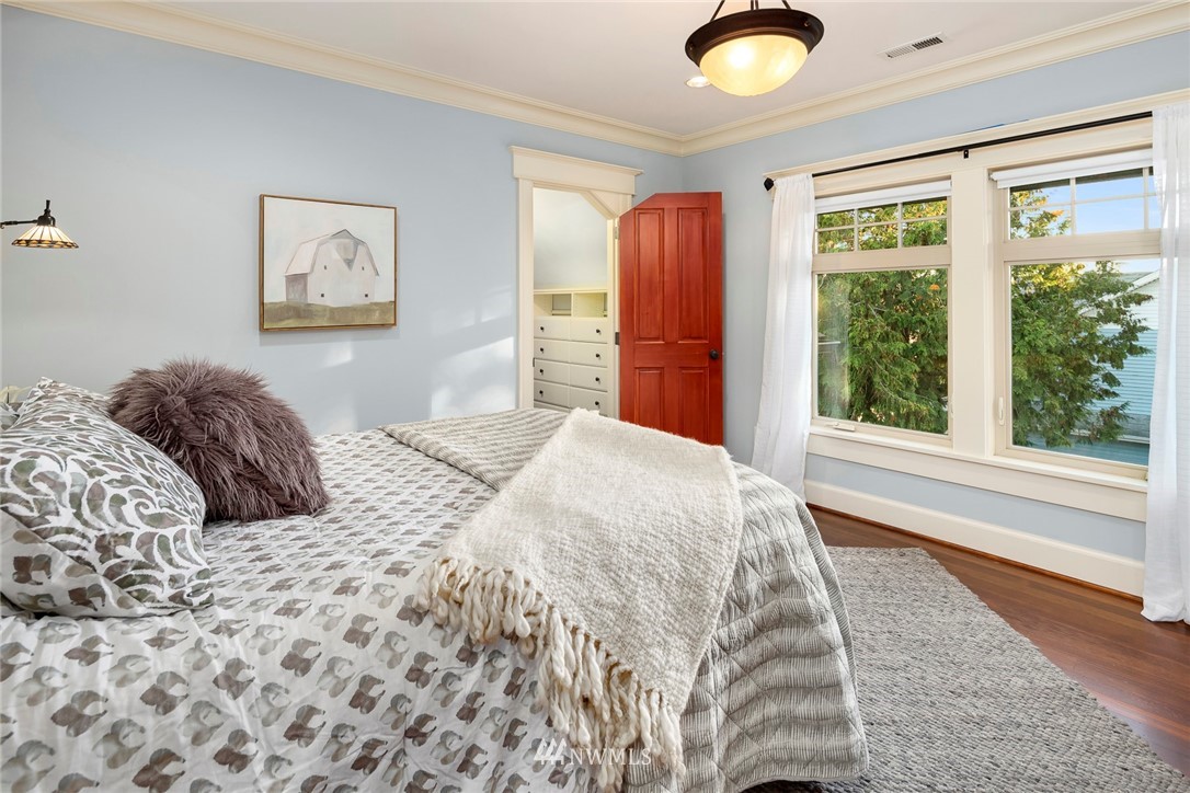 4111 Interlake Avenue North Seattle, WA 98103 - Photo 14 of 25 Gallery Image 14