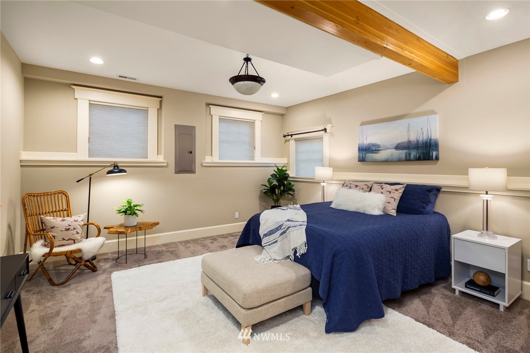 4111 Interlake Avenue North Seattle, WA 98103 - Photo 22 of 25 Gallery Image 22