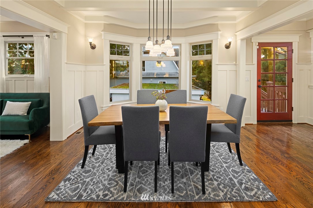 4111 Interlake Avenue North Seattle, WA 98103 - Photo 8 of 25 Gallery Image 8