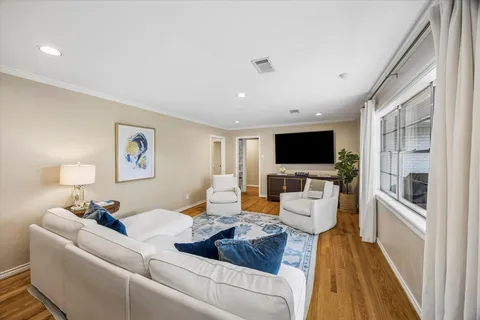 $595,000 | 7623 Meadowvale Drive, Houston, TX 77063