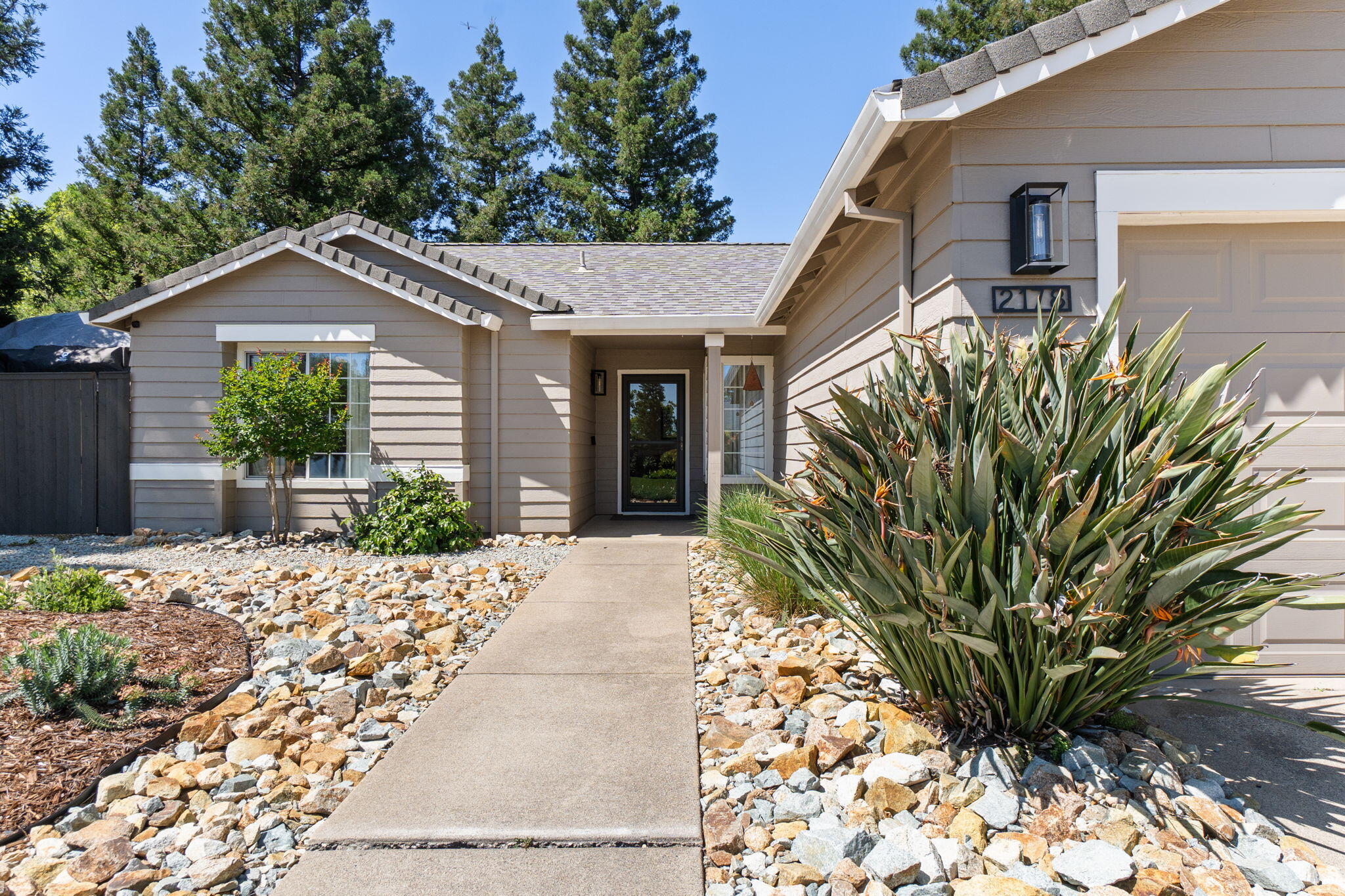 2178 Hemingway Street Redding, CA 96003 - Photo 2 of 45 2-web-or-mls-BiggerFlow Real Estate Medi