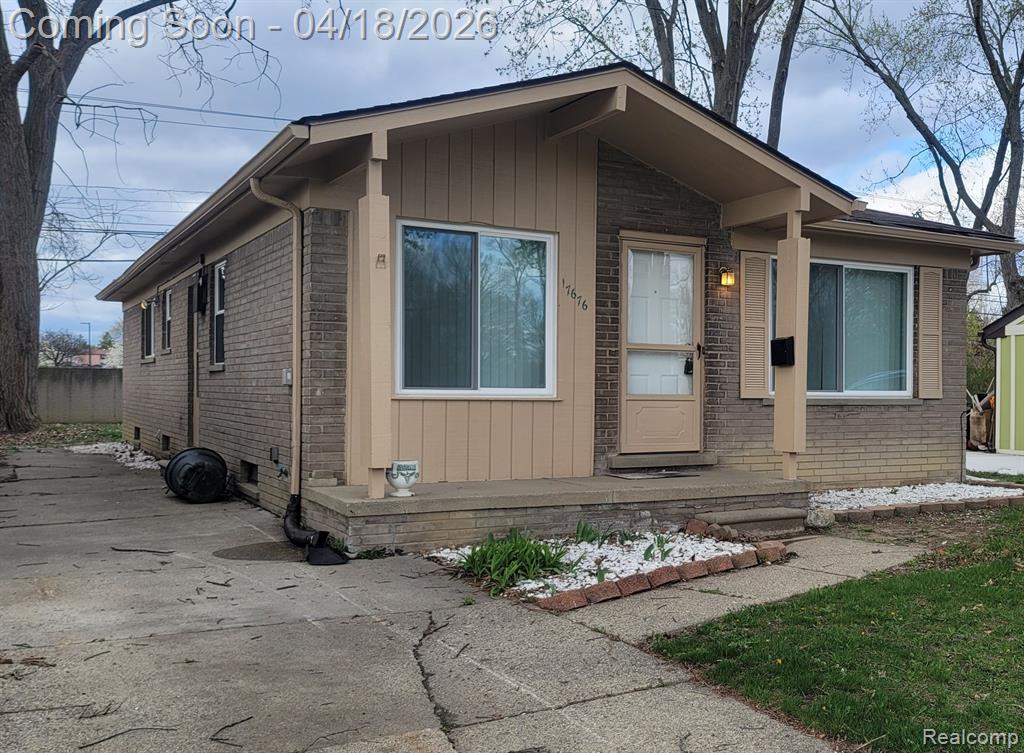 17676 Addison Street Southfield, MI 48075 - Photo 3 of 15