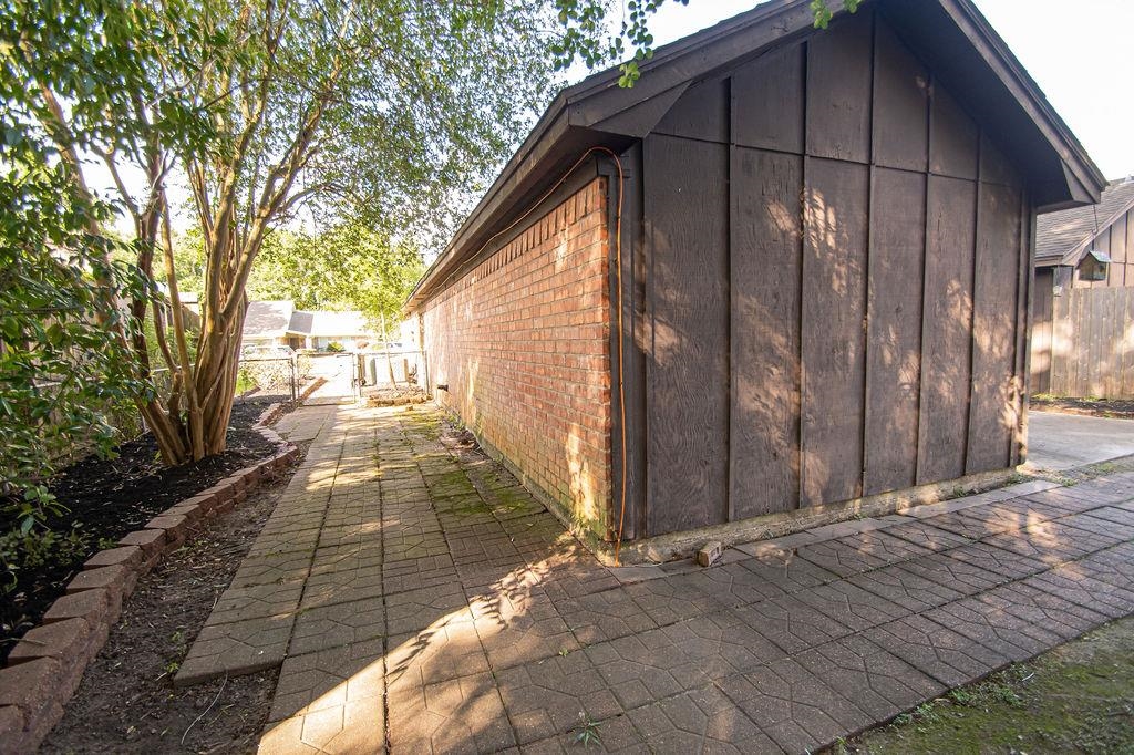 6235 Navajo Trail Beaumont, TX 77708 - Photo 28 of 32