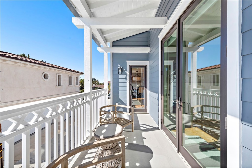 212 Marguerite Avenue Corona del Mar, CA 92625 - Photo 18 of 28 a view of a balcony