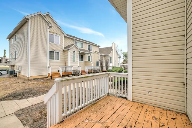 $275,000 | 1663 Liberty Street, Hanover Park, IL 60133