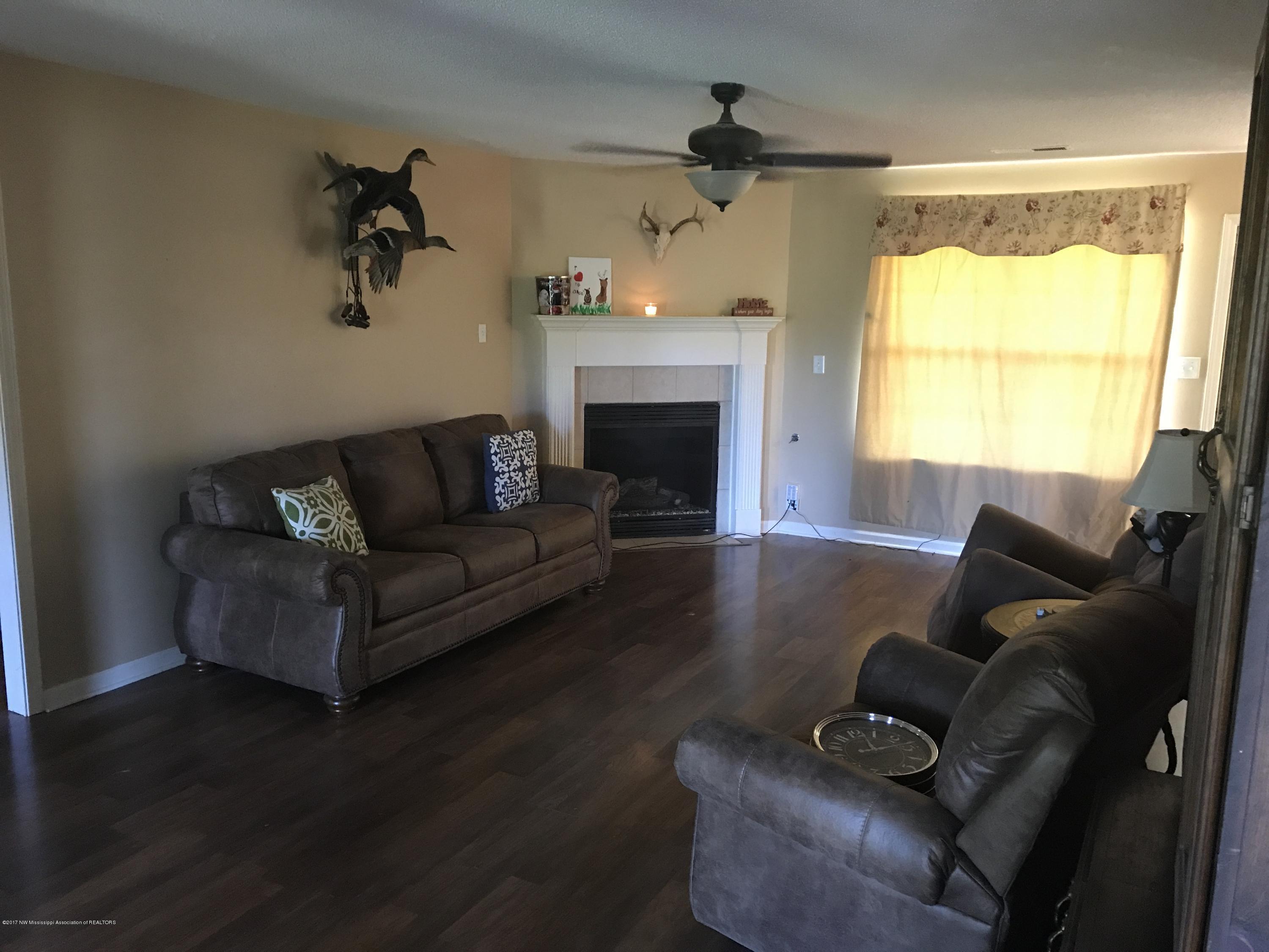 2970 Veazey Road Senatobia, MS 38668 - Photo 5 of 16 IMG_0521