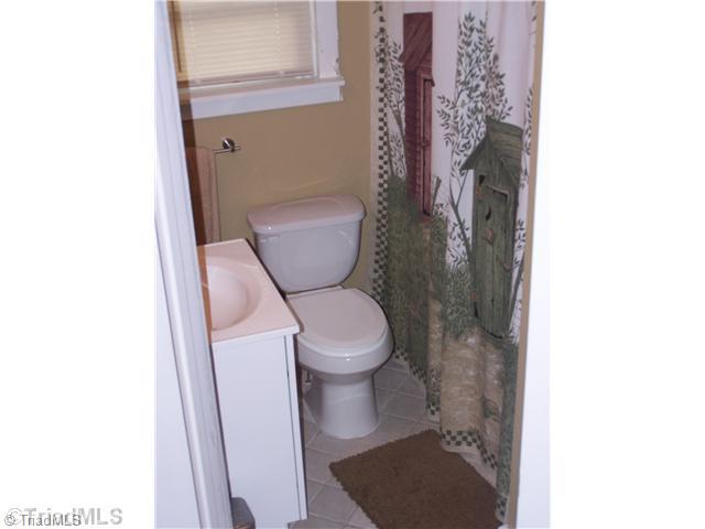 1409 Bud Tilley Road Pinnacle, NC 27043 - Photo 9 of 14 Master Bath/Spa.