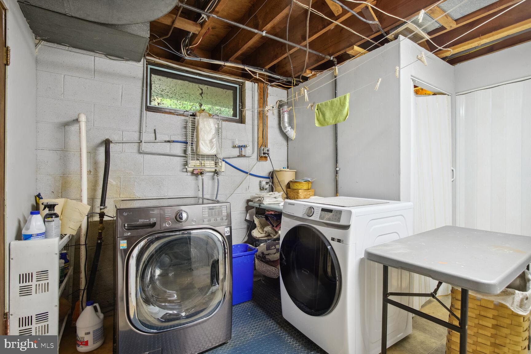 315 Ellisdale Road Chesterfield, NJ 08515 - Photo 32 of 45 a utility room with dryer and washer