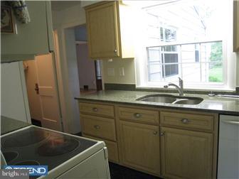 419 Pembroke Road Havertown, PA 19083 - Photo 3 of 12 Kitchen
