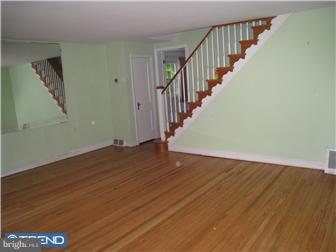 419 Pembroke Road Havertown, PA 19083 - Photo 4 of 12 Living Room