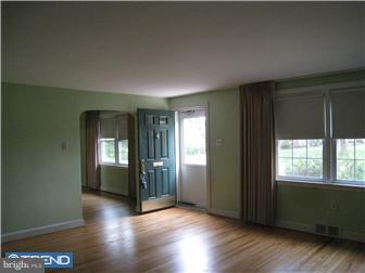 419 Pembroke Road Havertown, PA 19083 - Photo 5 of 12 Living Room