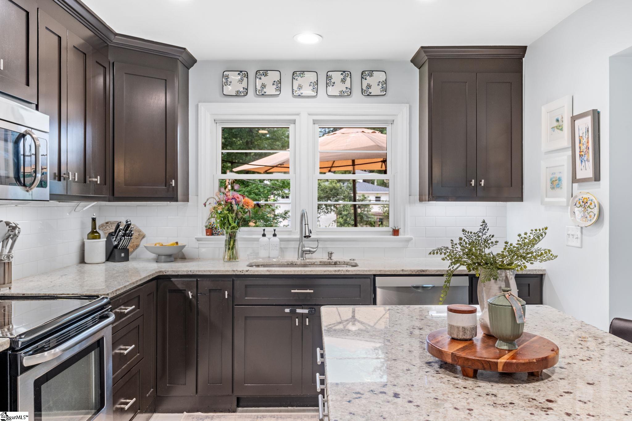 212 Robin Hood Road Greenville, SC 29607 - Photo 14 of 29 Gallery Image 14