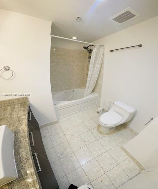 185 Southwest 7th Street, Unit 1605 Miami, FL 33130 - Photo 17 of 22 a bathroom with a mirror and a shower