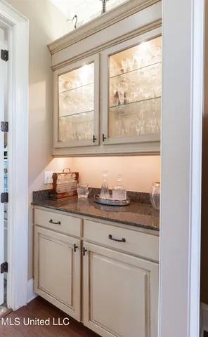 $635,000 | 308 Pinehurst Circle, Ridgeland, MS 39157