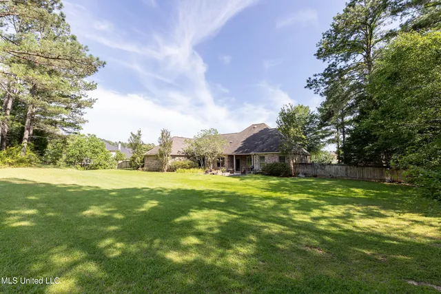 $635,000 | 308 Pinehurst Circle, Ridgeland, MS 39157