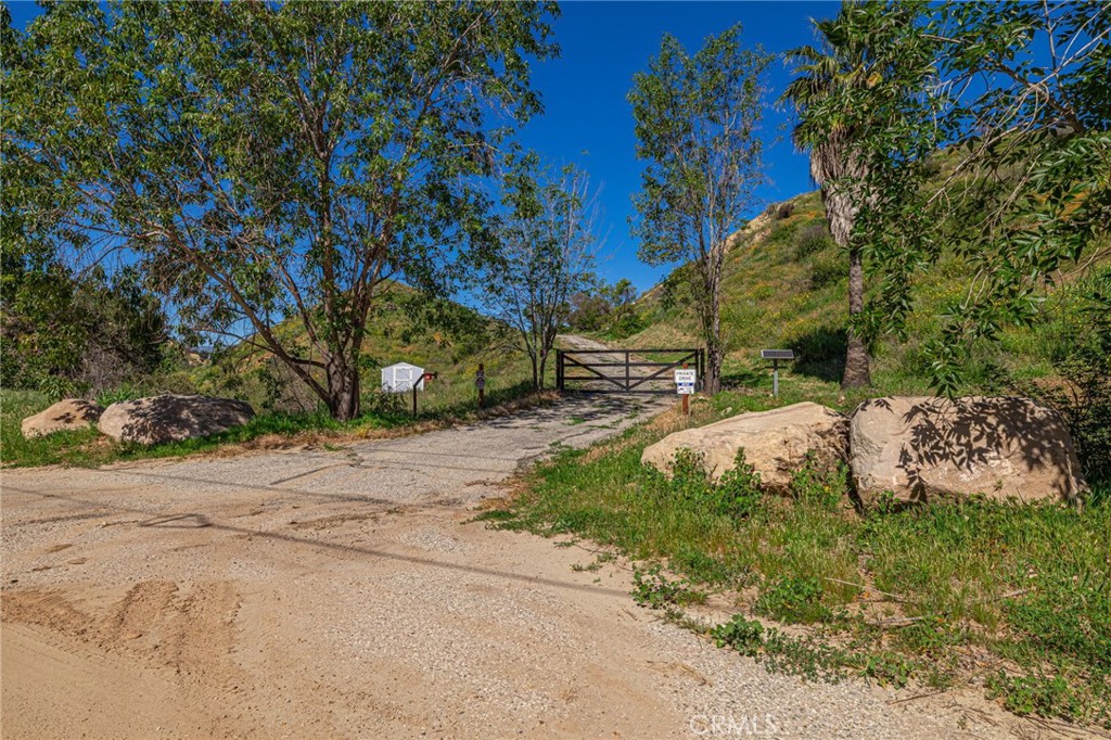18500 South Mountain Road Santa Paula, CA 93060 - Photo 3 of 35 a view of street view with large tree
