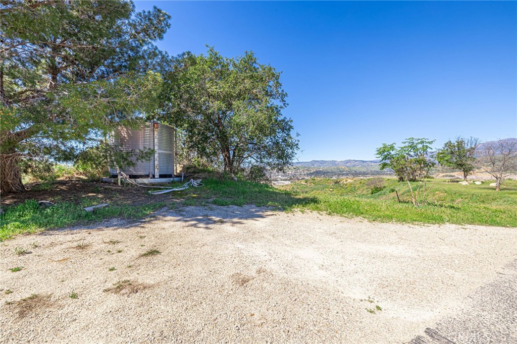 18500 South Mountain Road Santa Paula, CA 93060 - Photo 32 of 35 a view of a out door space