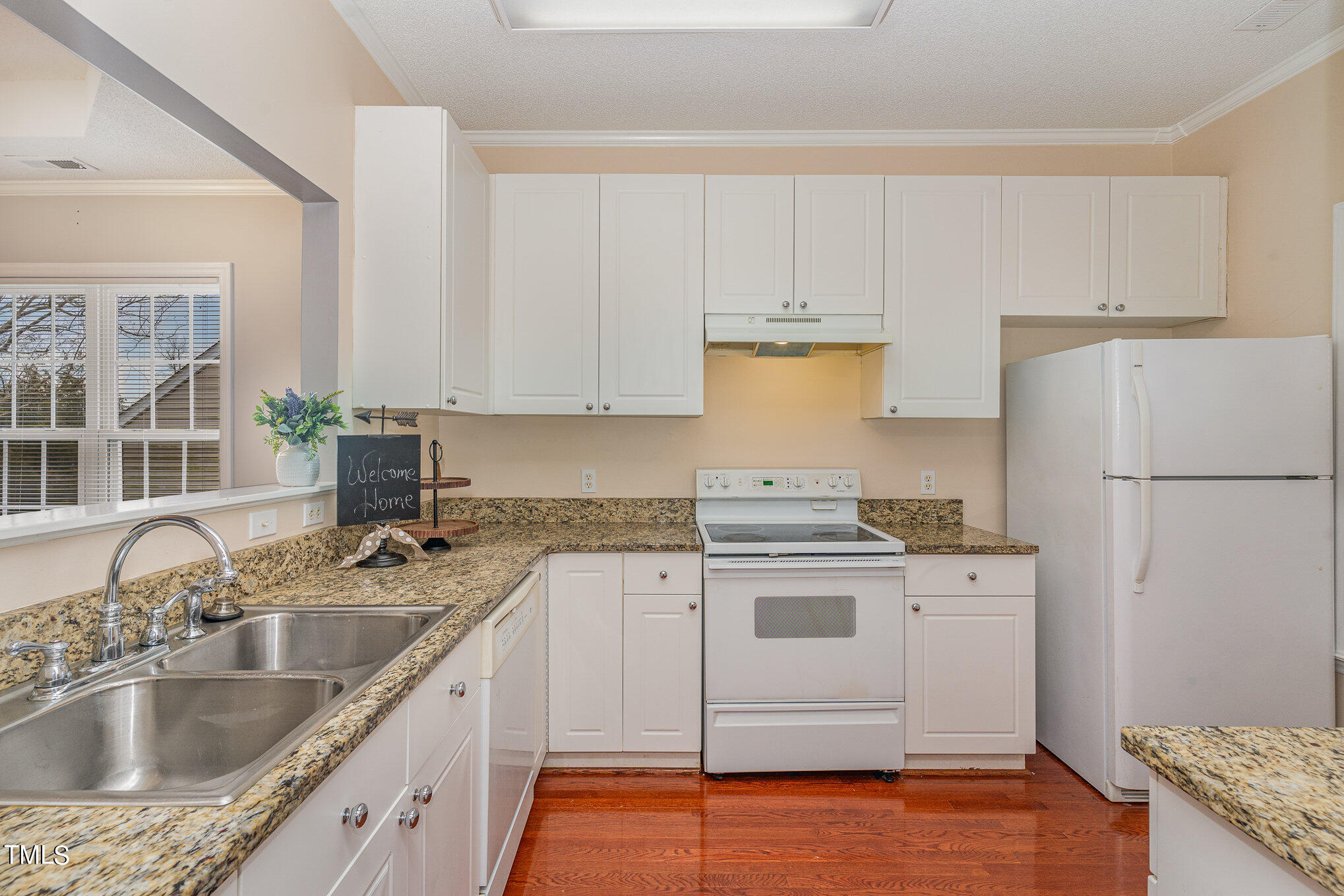 2116 Castle Pines Drive Raleigh, NC 27604 - Photo 2 of 20 004_dsc00009-edit