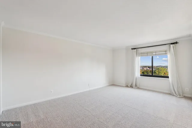 $390,000 | 205 Yoakum Parkway, Unit 823, Alexandria, VA 22304