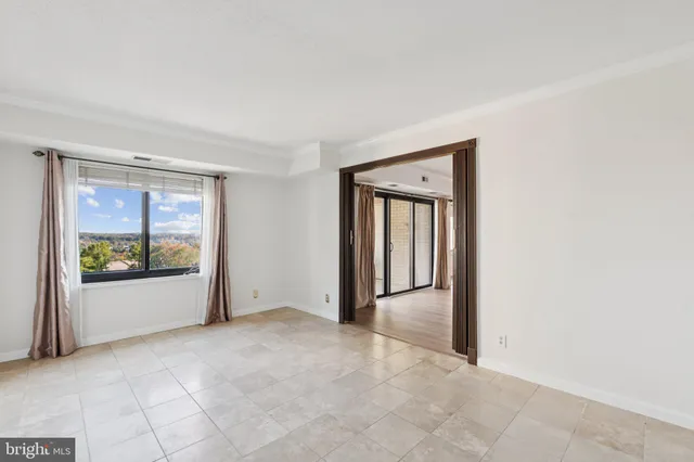 $390,000 | 205 Yoakum Parkway, Unit 823, Alexandria, VA 22304