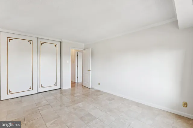 $390,000 | 205 Yoakum Parkway, Unit 823, Alexandria, VA 22304