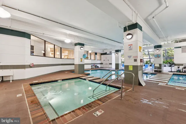 $390,000 | 205 Yoakum Parkway, Unit 823, Alexandria, VA 22304