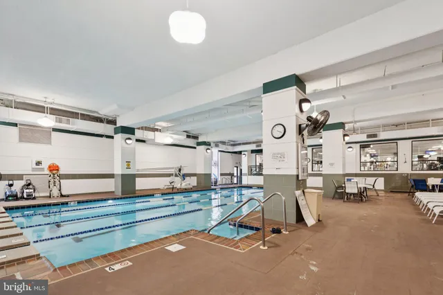 $390,000 | 205 Yoakum Parkway, Unit 823, Alexandria, VA 22304