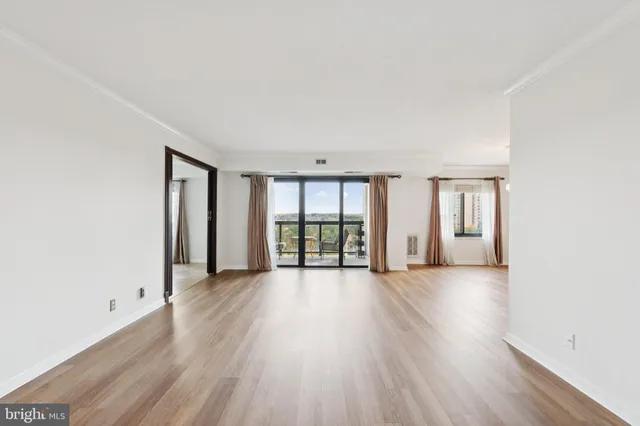 $390,000 | 205 Yoakum Parkway, Unit 823, Alexandria, VA 22304