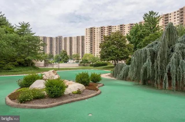 $390,000 | 205 Yoakum Parkway, Unit 823, Alexandria, VA 22304