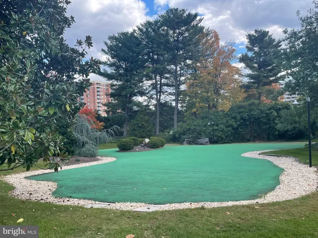 $390,000 | 205 Yoakum Parkway, Unit 823, Alexandria, VA 22304