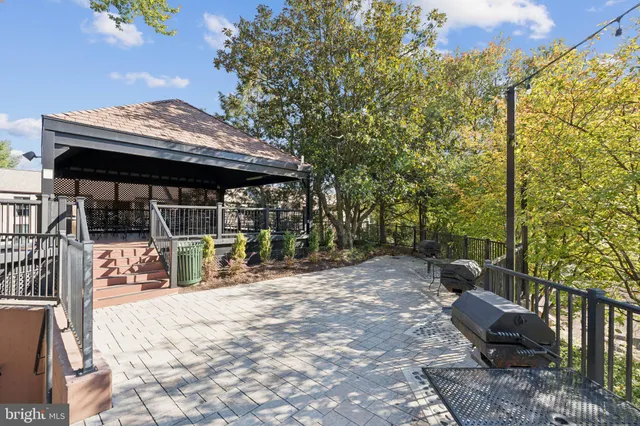 $390,000 | 205 Yoakum Parkway, Unit 823, Alexandria, VA 22304