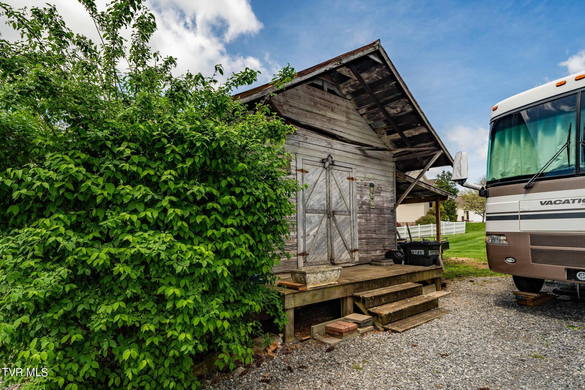 405 Gray Station Road Gray, TN 37615 - Photo 24 of 68 405 Gray Station Road (49 of 102)