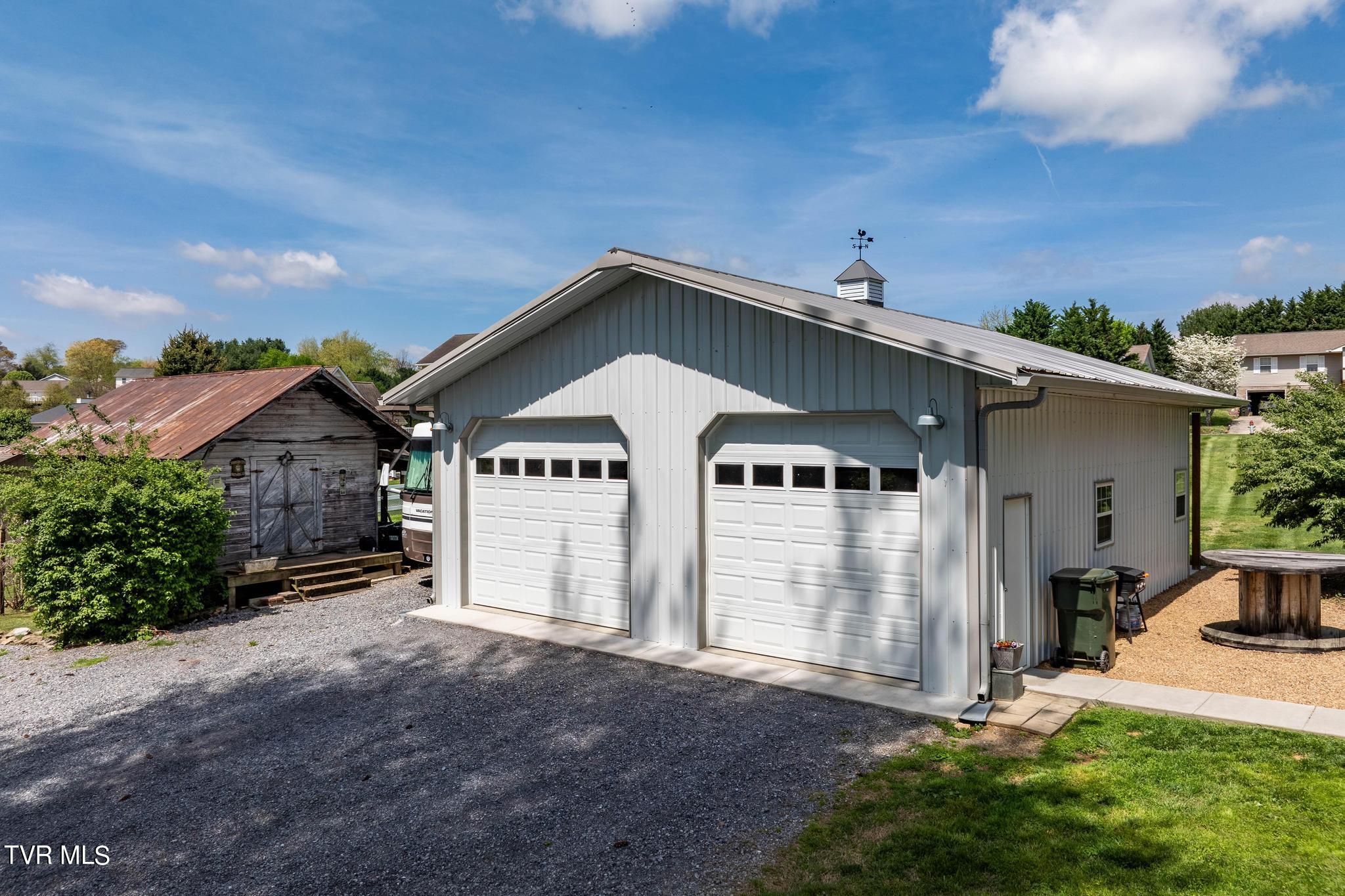 405 Gray Station Road Gray, TN 37615 - Photo 3 of 68 405 Gray Station Road (17 of 102)