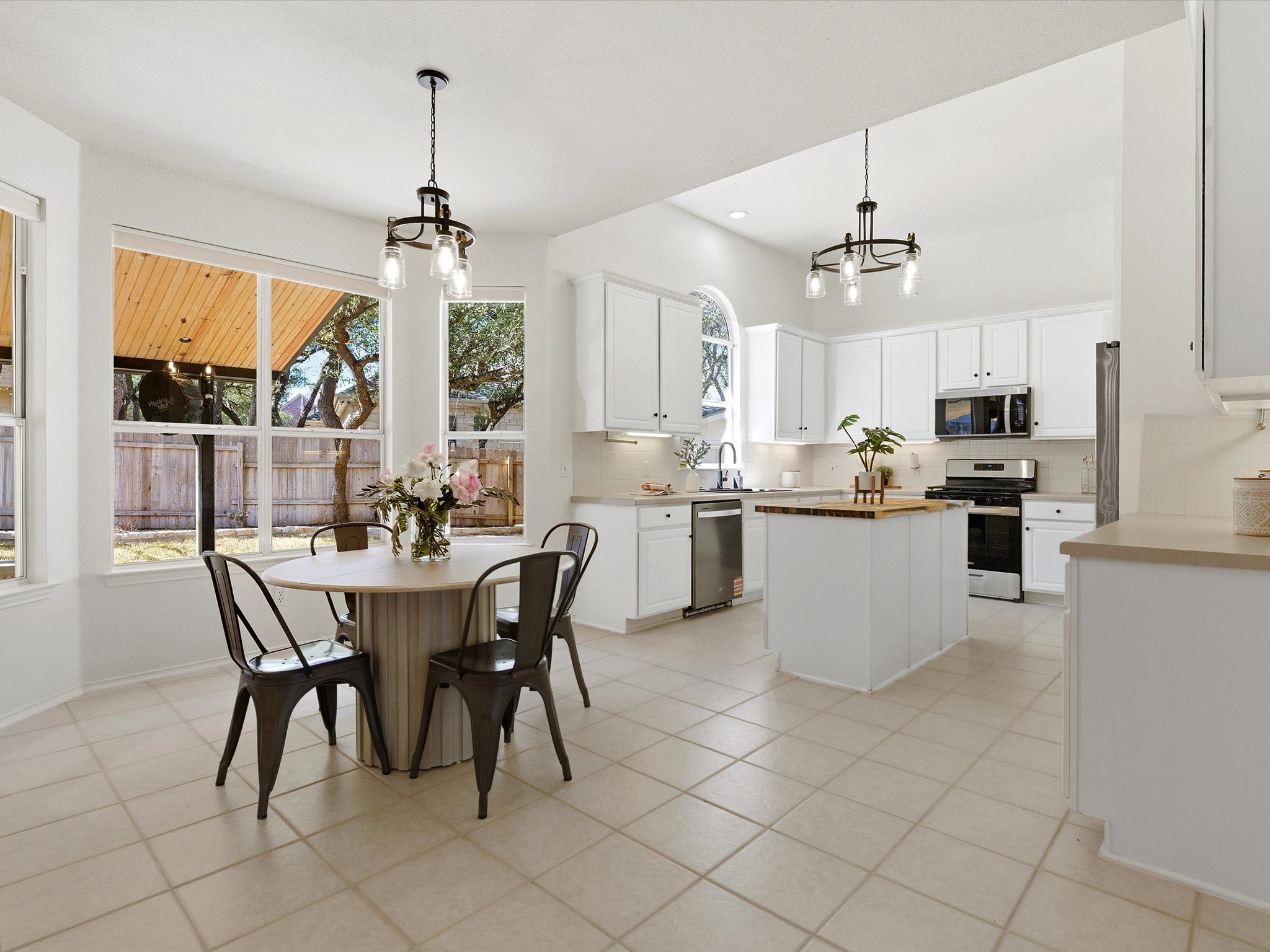 501 River Down Road Georgetown, TX 78628 - Photo 7 of 34