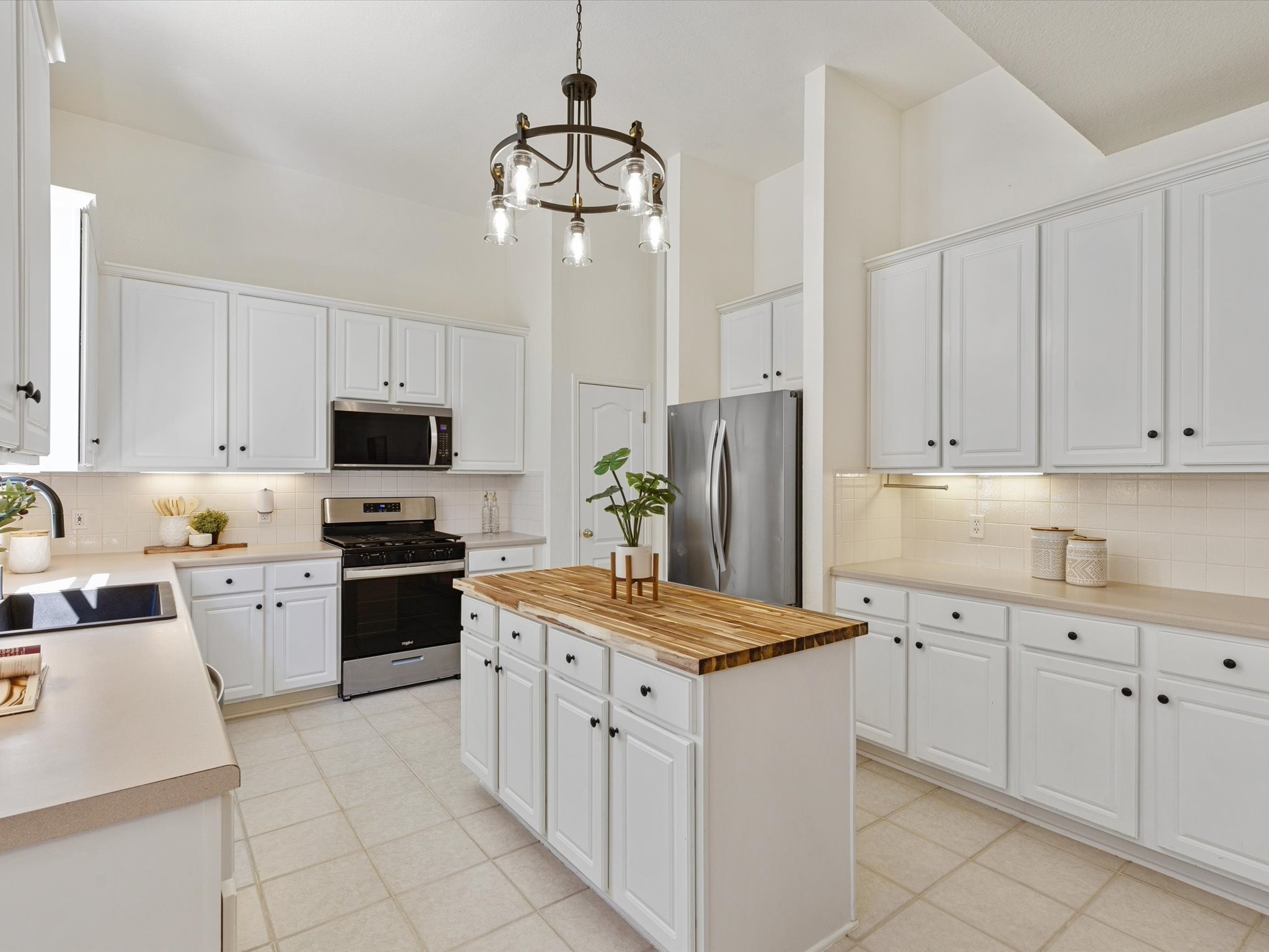 501 River Down Road Georgetown, TX 78628 - Photo 9 of 34