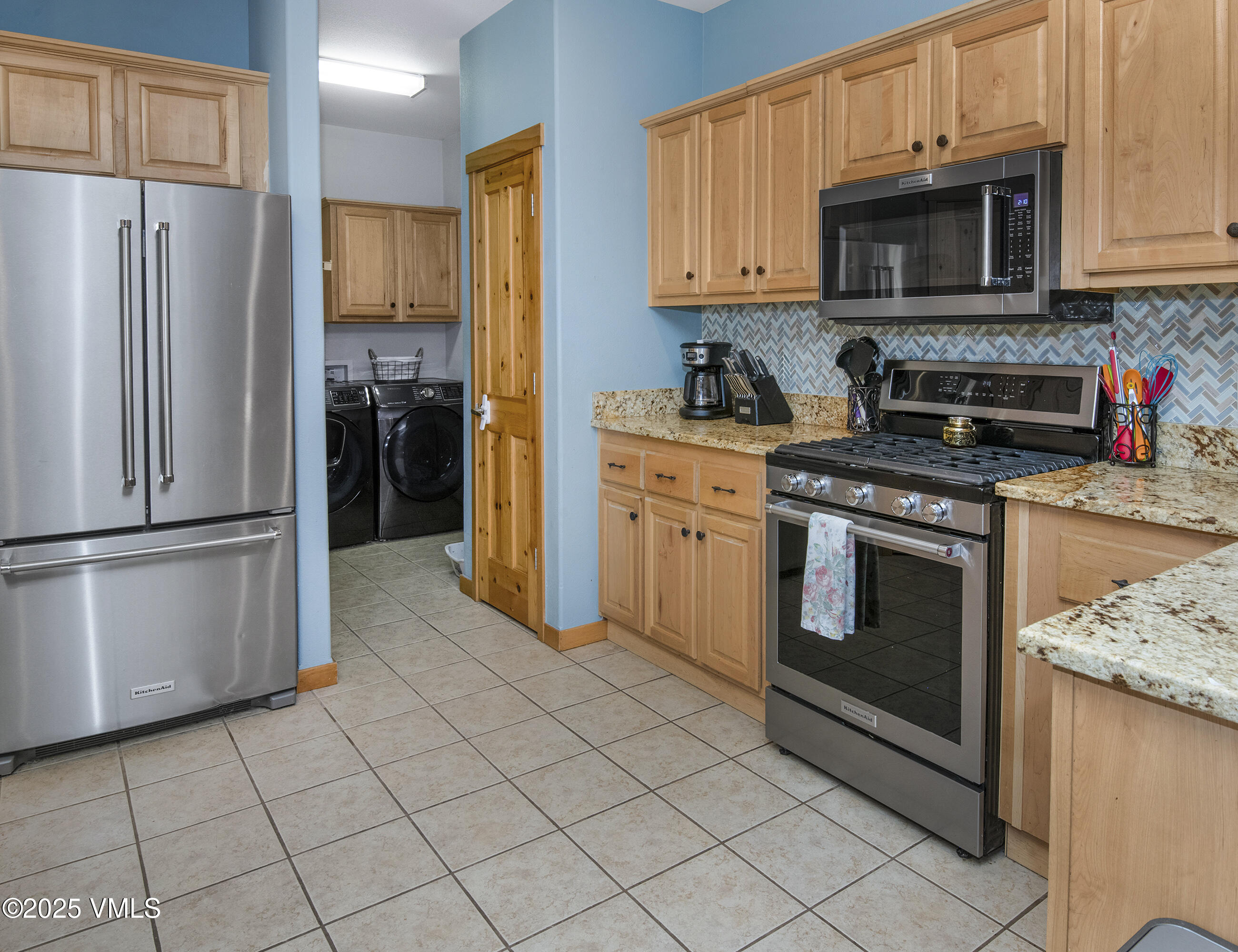 89 Blackhawk Road Gypsum, CO 81637 - Photo 7 of 32 89-Blackhawk-MLS_07