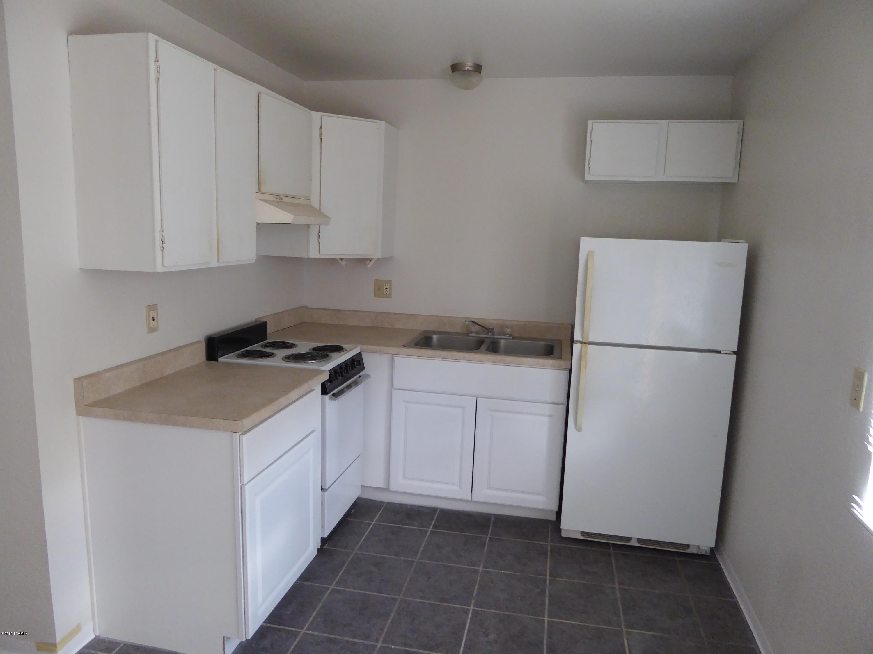 3131 East Fairmount Street Tucson, AZ 85716 - Photo 3 of 7