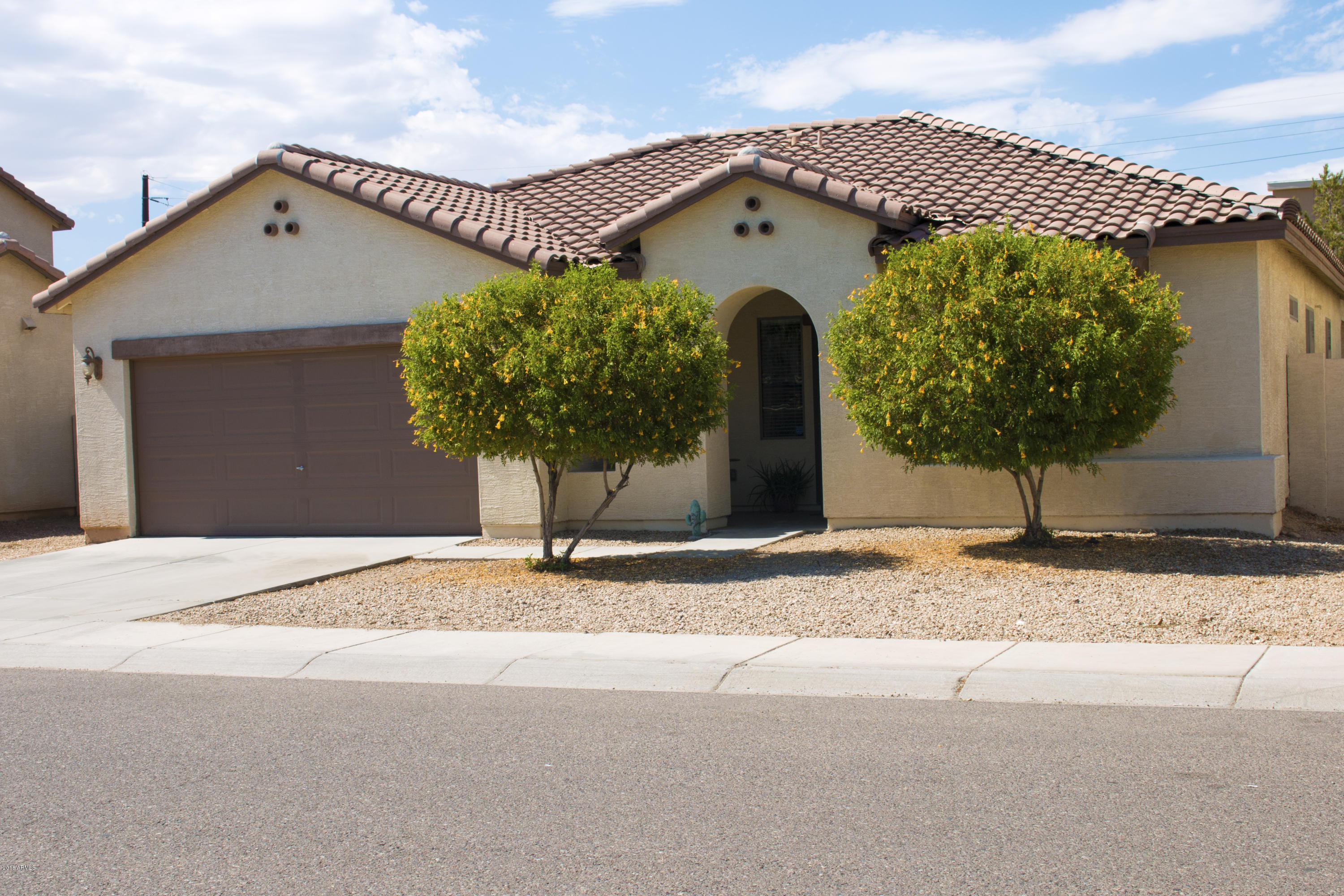7412 West Cordes Road Phoenix, AZ 85043 - Photo 2 of 17 EDITED IMG_5324 5.13.09 PM