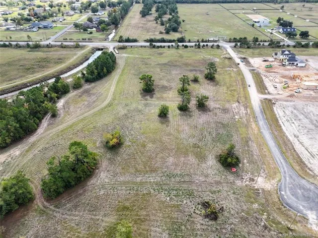 $289,000 | 6843 Rue Des Amis Dr Lake, Lake Charles, LA 70605