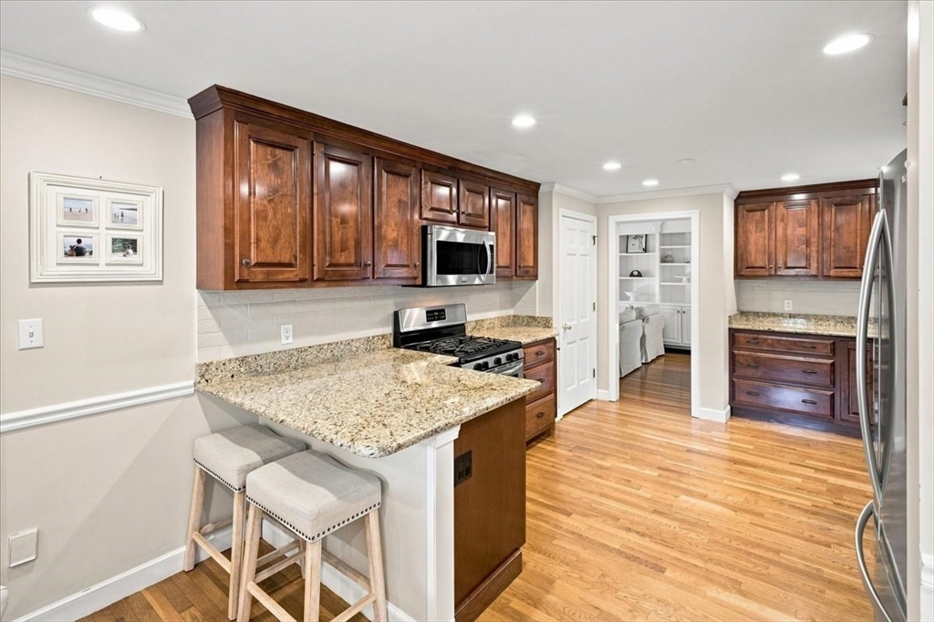 19 Snyder Road Medfield, MA 02052 - Photo 10 of 42 Gallery Image 10