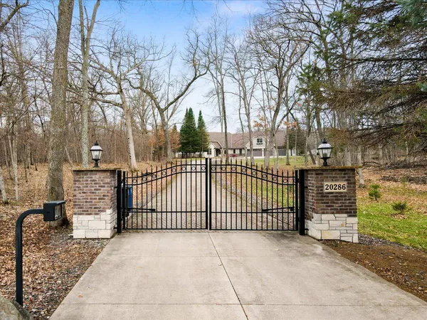 $1,499,900 | 20286 St Croix Trail North, Scandia, MN 55073