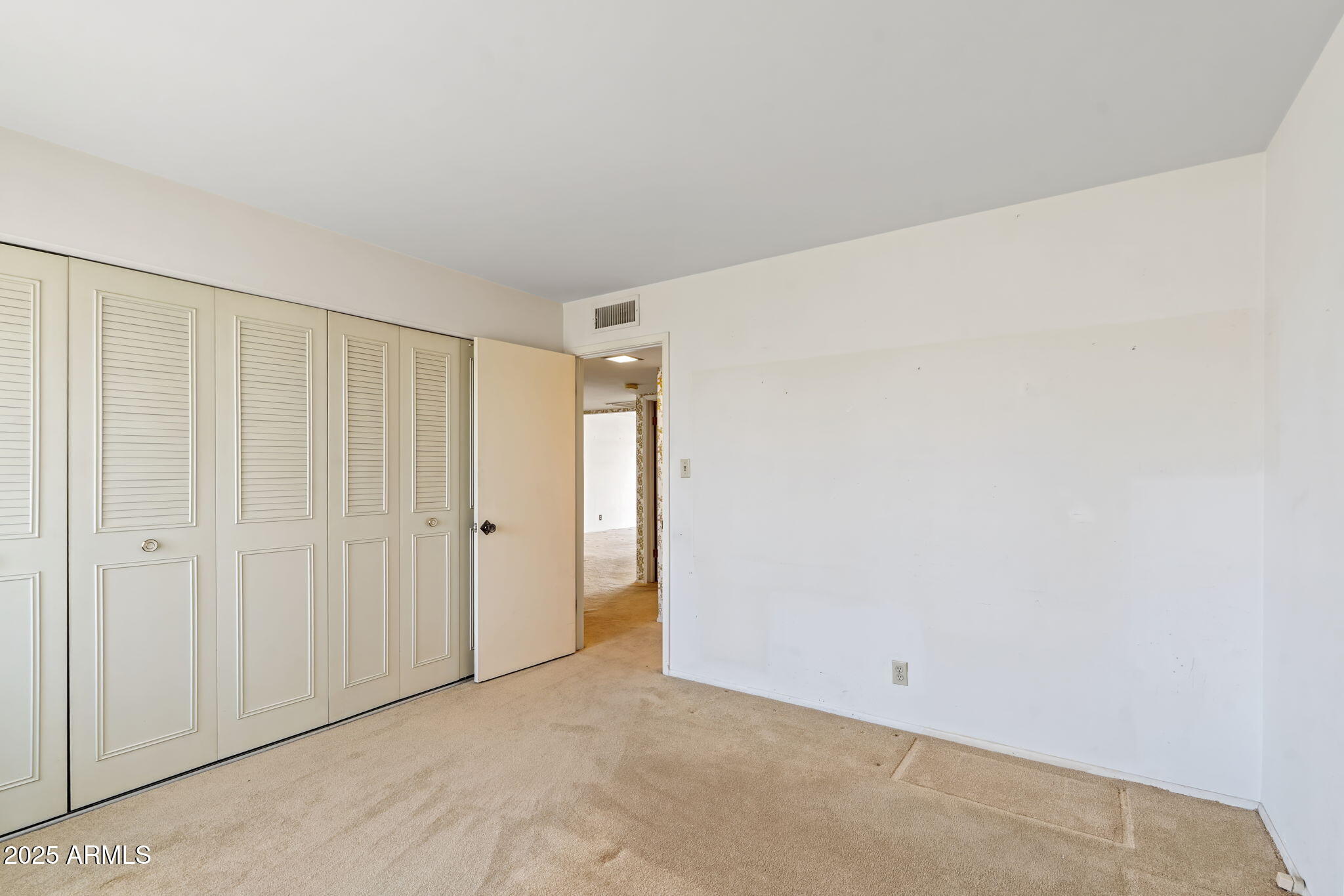 7706 East Chaparral Road Scottsdale, AZ 85250 - Photo 18 of 33 a view of an empty room