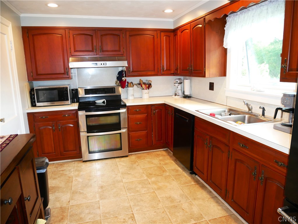 5735 Walker Road Deerfield, NY 13502 - Photo 11 of 32
