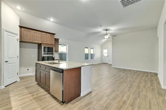 $1,950 | 208 Evening Star Lane, Georgetown, TX 78628